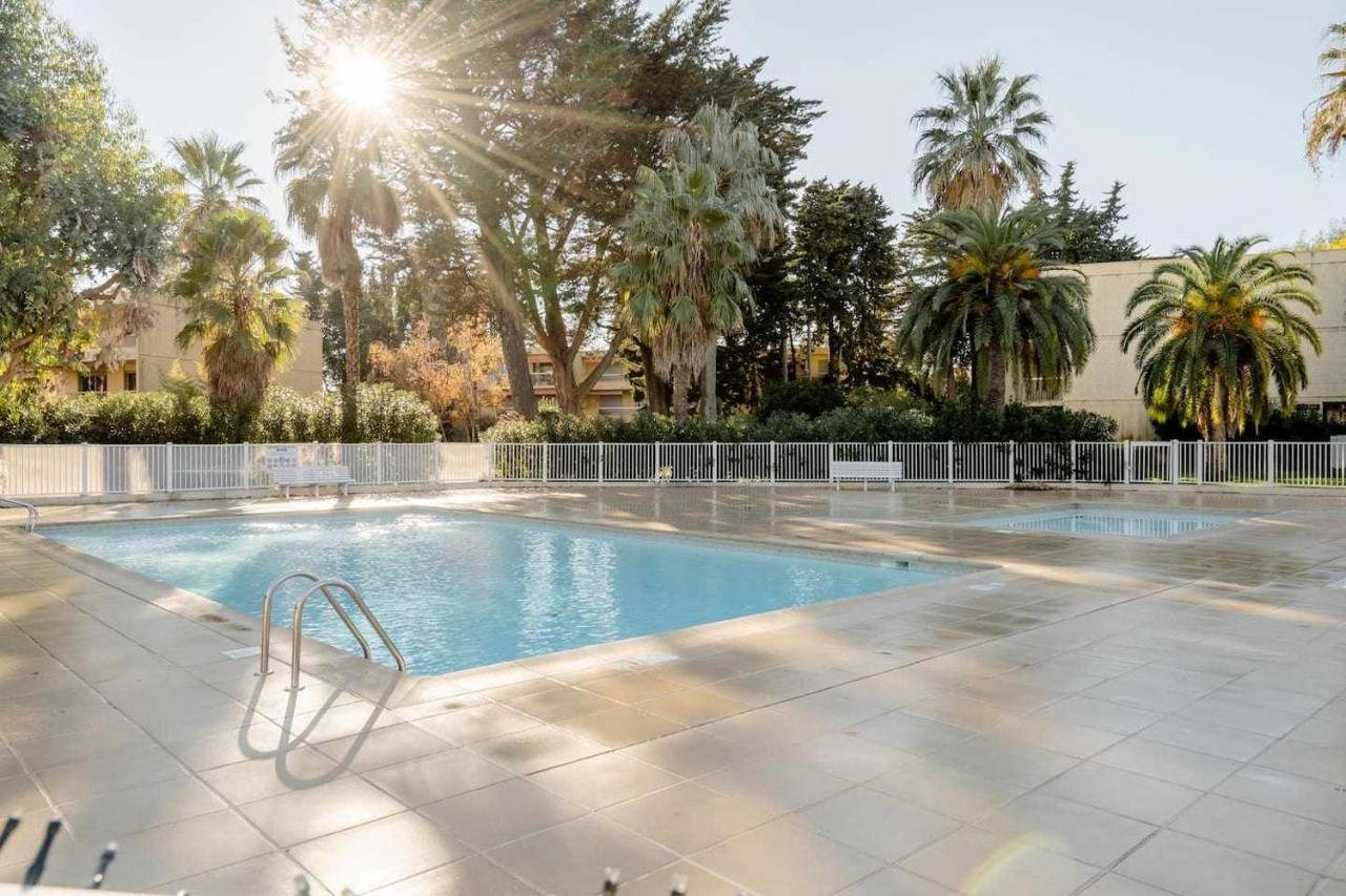 Spacious Apartment At A 5 Min Walk From The Beach Антиб Экстерьер фото