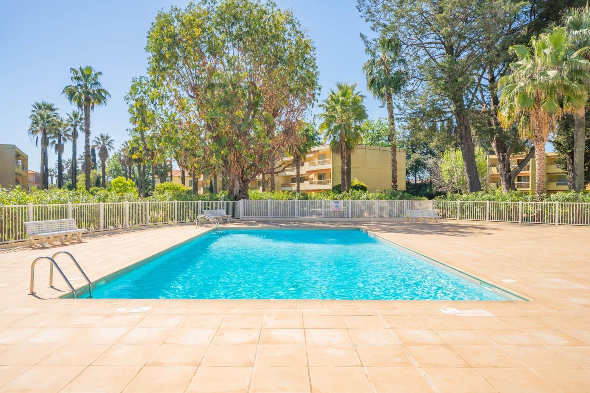 Spacious Apartment At A 5 Min Walk From The Beach Антиб Экстерьер фото